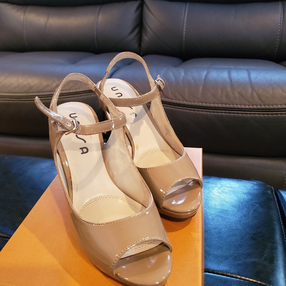 UNISA Light Natural Patent Leather Heels